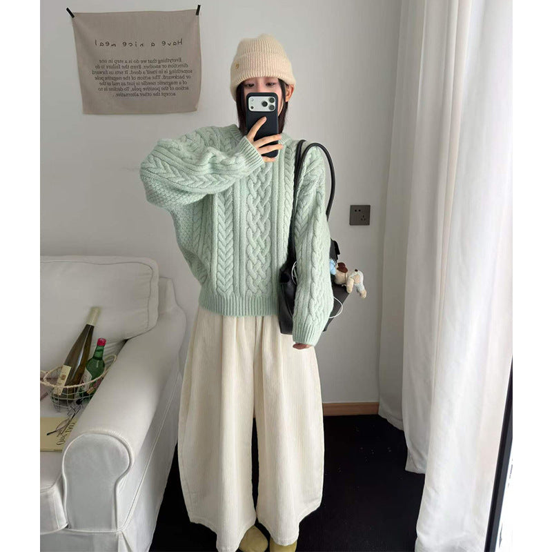 Long sleeved pullover sweater