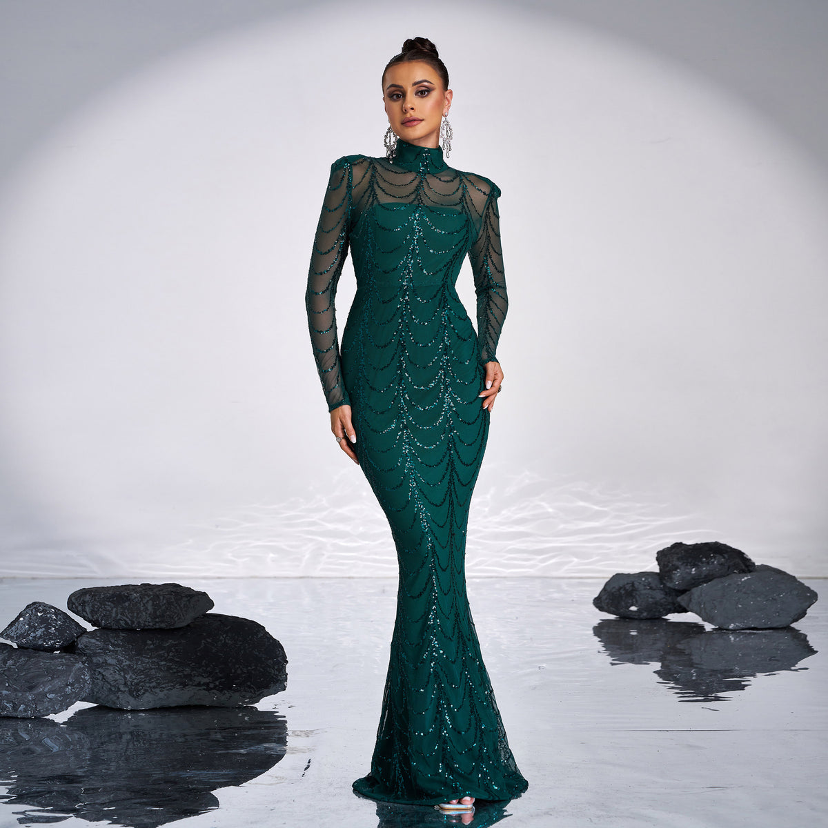 Long Sleeve Black Trailing Dress