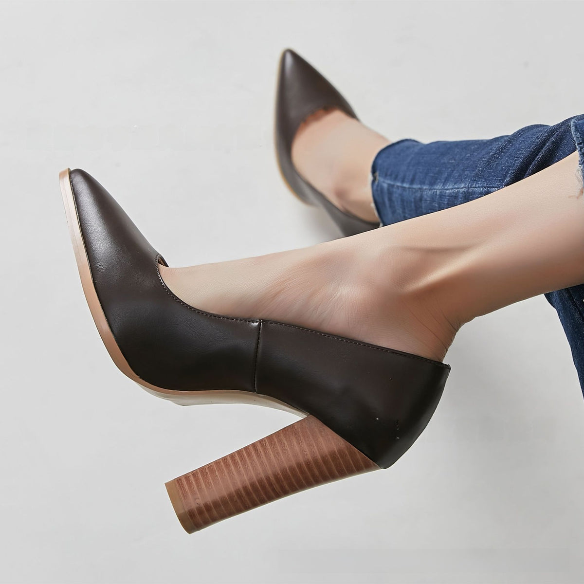 Pointed-Toe Low-Cut High Heels